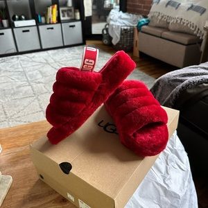 UGG Fluff Yeah Slide. NWT